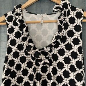 LuLu-B, Size Small, Black and White